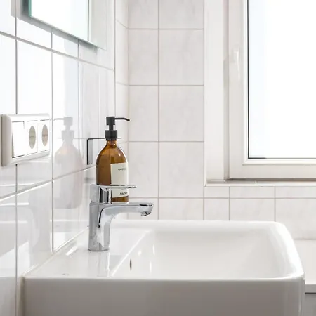 Apartment Sehr Zentrale Naehe Des Bahnhofs In Fuer Bis Zu 10 Personen Leipzig